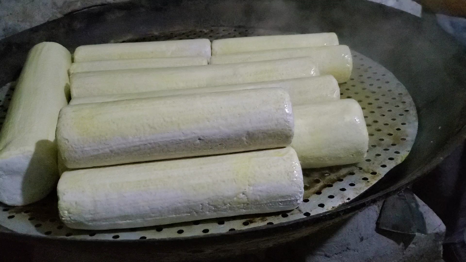 四川传统小吃黄粑，软糯香甜，带着一种特殊的清香_哔哩哔哩_bilibili